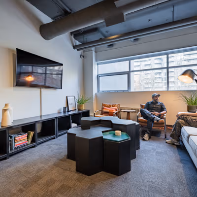 410 Adelaide Street West, Toronto Image 4