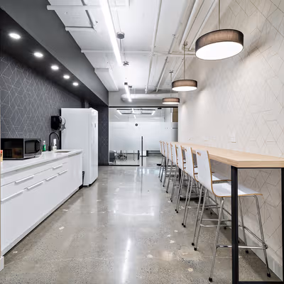 4950 Queen Mary Rd, Montreal Image 8