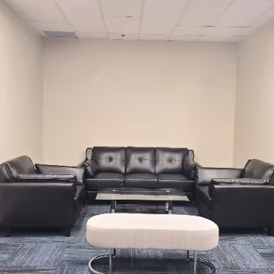 55 Commerce Valley Dr W, Thornhill Image 1