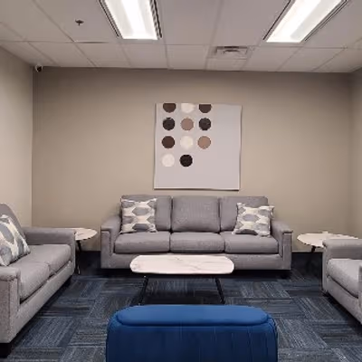 55 Commerce Valley Dr W, Thornhill Image 2