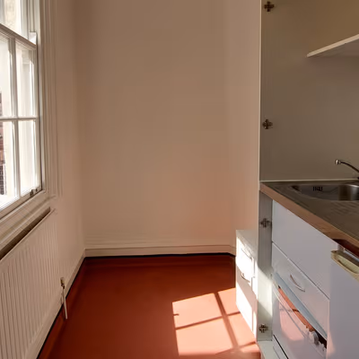 33 Portland Square, Saint Paul's Image 6