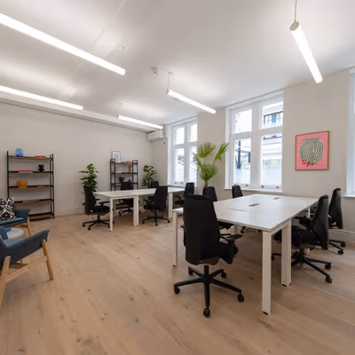 321 Oxford Street, Greater London Image 6