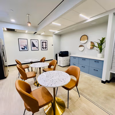 307 West 38th Street, New York Image 8