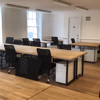 27 Hill Street, Greater London Image 7