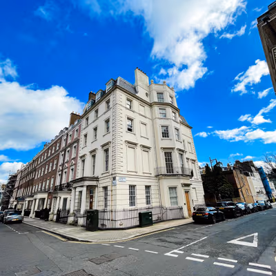 27 Hill Street, Greater London Image 9