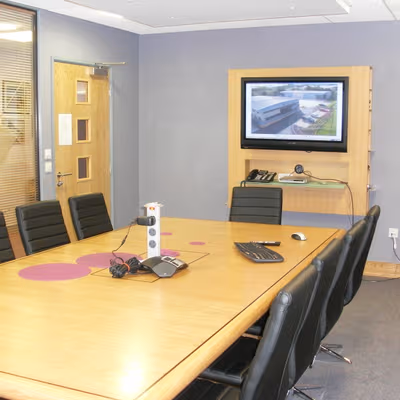 Wharf Approach, West Midlands Image 1