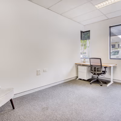 107 Miles Platting Road, Eight Mile Plains Image 2