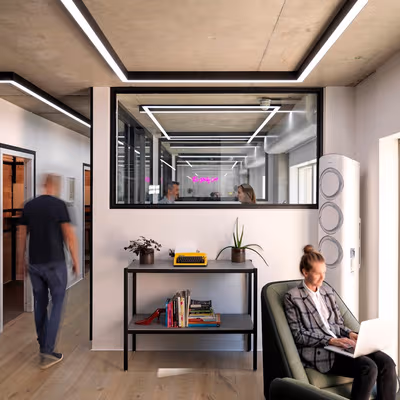 8 Hermitage St, London Image 11