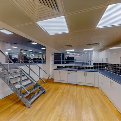 1 Kings Arm Yard, Bank Image 2