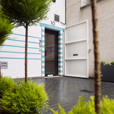 10 Clothier Street, Greater London Image 10