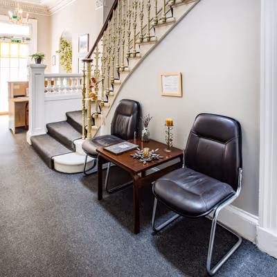 9 Newton Place, Glasgow City Image 2