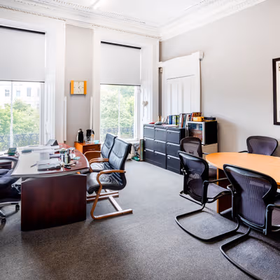 9 Newton Place, Glasgow City Image 1