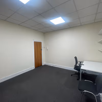 8 Gainsborough Road, Bushwood Image 2
