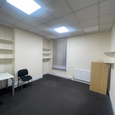 8 Gainsborough Road, Bushwood Image 3