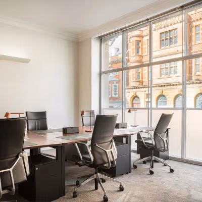 17 Cavendish Square, Marylebone Image 1