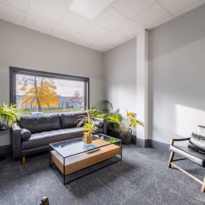 190 Harwood Ave S, Ajax Image 3