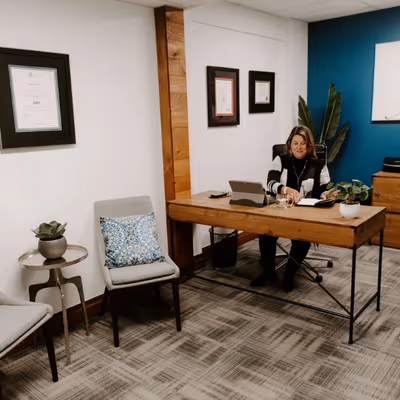 499 Hill St, London Image 2