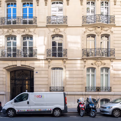 2 Rue De La Baume, Paris Image 7