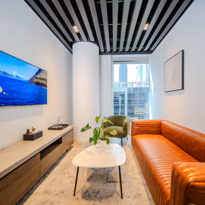 Emaar Square, Dubai Image 5