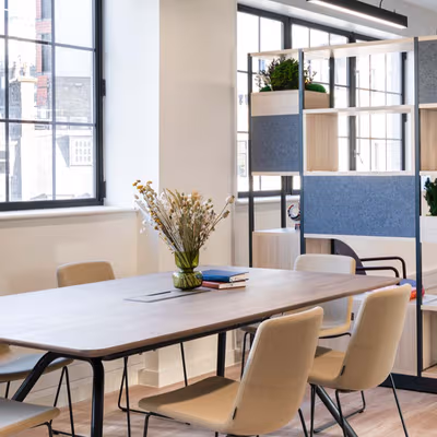 120 Cannon St, London Image 2