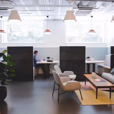 3 Lloyds Avenue, London Image 3