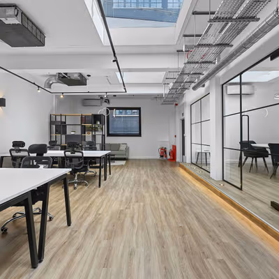 11-12 Charlotte Mews, Fitzrovia Image 4