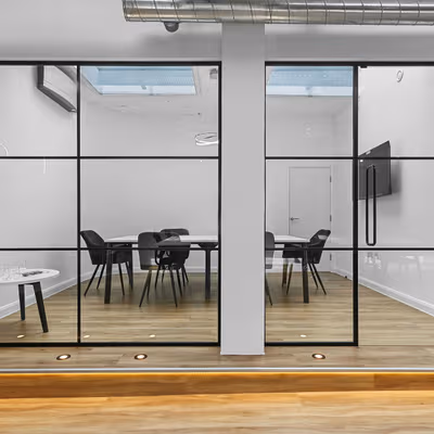 11-12 Charlotte Mews, Fitzrovia Image 5