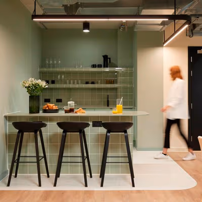 97 Vauxhall Walk, London Image 6