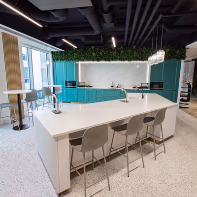 Wellington Way, Surrey Image 4