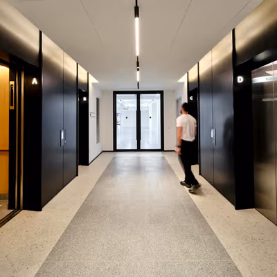 11 Pilgrim Street, London Image 10