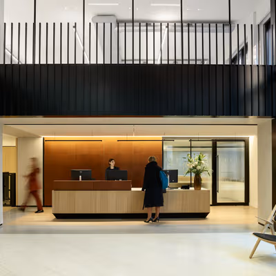 11 Pilgrim Street, London Image 4