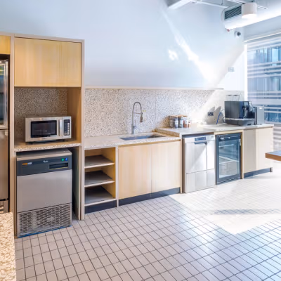 131 Finsbury Pavement, London Image 3