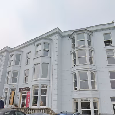5-7 The Crescent, Cornwall Image 4