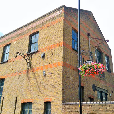 65 Glasshill St, Southwark Image 4