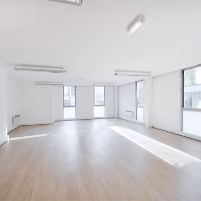 75 Whitechapel Road, Shadwell Image 4