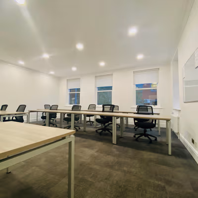 9 Park Square East, West Yorkshire Image 8