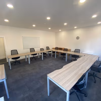 9 Park Square East, West Yorkshire Image 17