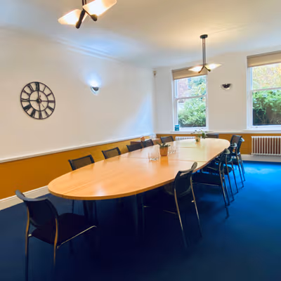 9 Park Square East, West Yorkshire Image 4