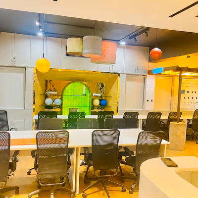 Bhandarkar & Law College Road Junction Signal, Deccan Shivajinagar Image 1