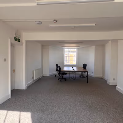 24 Highbury Crescent, Greater London Image 2