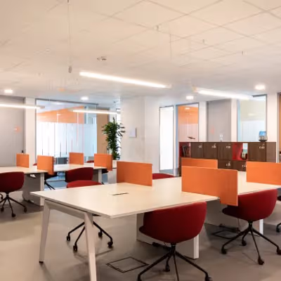 19-W Stationsplein Perron 2- A, Amsterdam Image 1