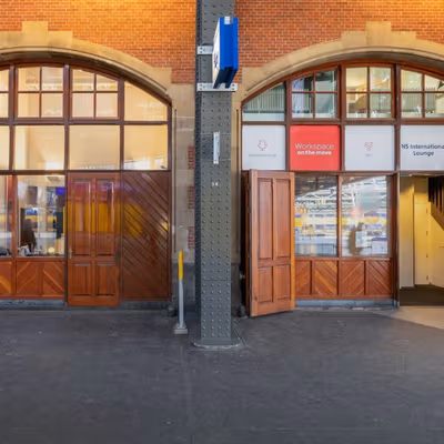 19-W Stationsplein Perron 2- A, Amsterdam Image 7