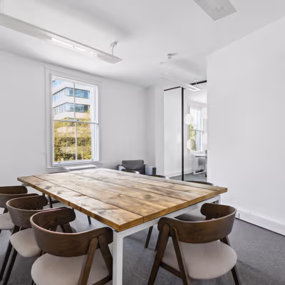 7 Lyric Square, London Image 4