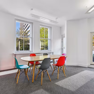 7 Lyric Square, London Image 2