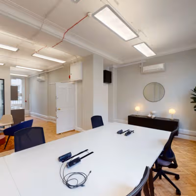 122/124 Regent Street, Soho Image 1