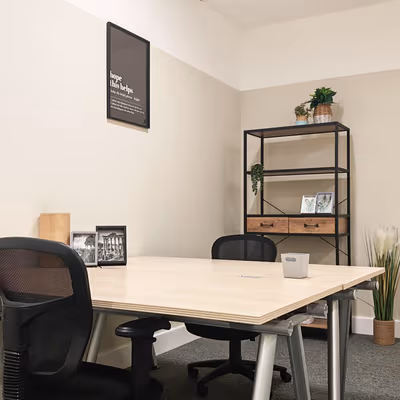 1 Riverside Way, Leeds Image 2