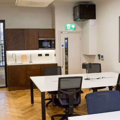 18 Woodstock Street, London Image 8