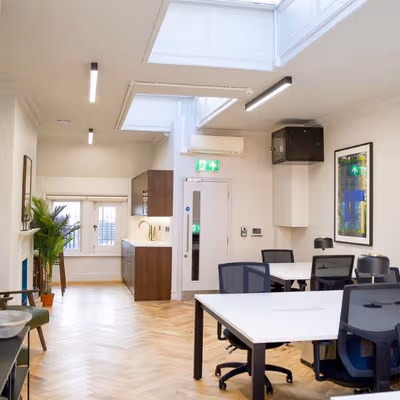 18 Woodstock Street, London Image 4