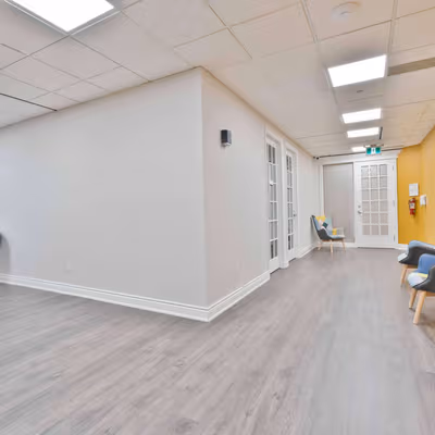 5500 North Service Road, Burlington Image 2
