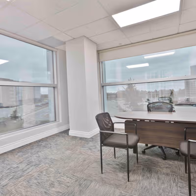 5500 North Service Road, Burlington Image 4